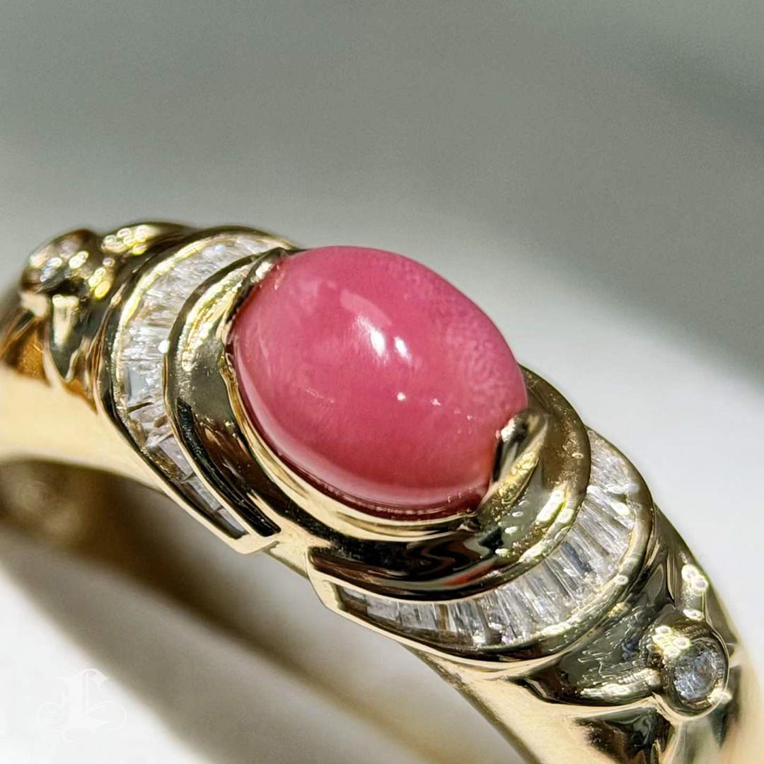 【Conchéa】Heritage Flamingo Conch Pearl Baguette Diamond Ring - 1.0 ct Neuf - En vente à New York, NY