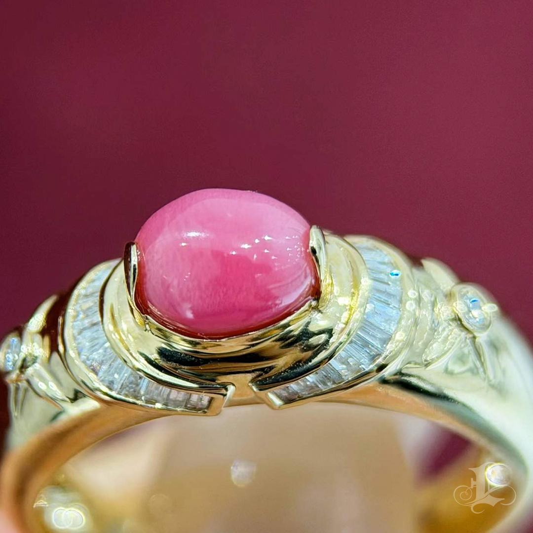 【Conchéa】Heritage Flamingo Conch Pearl Baguette Diamond Ring - 1.0 ct en vente 3