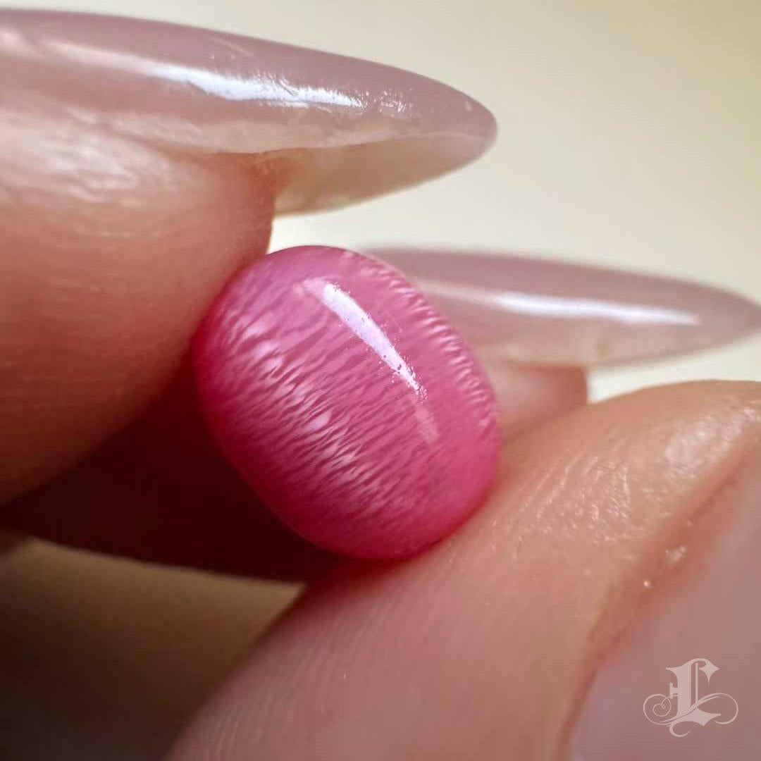Uncut 【Conchéa】Flamingo Aurora Collector’s Conch Pearl, 3.56ct, Flawless 9.1×7.3mm For Sale
