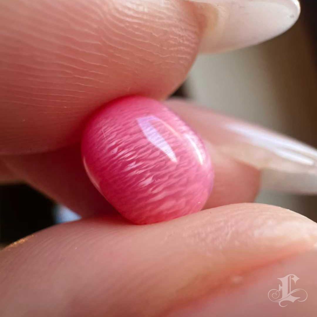 【Conchéa】Flamingo Aurora Collector’s Conch Pearl, 3.56ct, Flawless 9.1×7.3mm For Sale 3