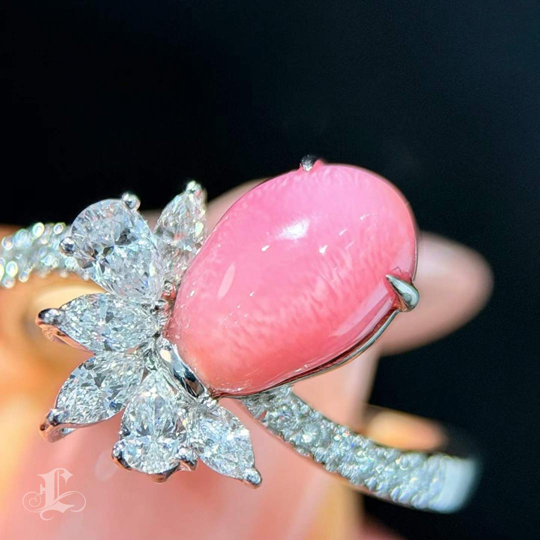 Donna 【Conchéa】 Anello di diamanti con perle di conchiglia naturale Flamingo Bloom - 2,63 ct in vendita