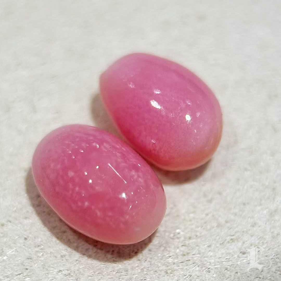 【Conchéa】Flamingo Echo Pair Perfectly Matched Conch Pearls — 1.8ct & 1.93ct For Sale 3