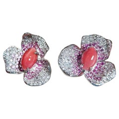 【Conchéa】Orchid Bloom Conch Pearl Diamond Earrings — 2.51 ct
