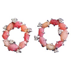 【Conchéa】Flamingo Garland Earrings — 3.85 ct
