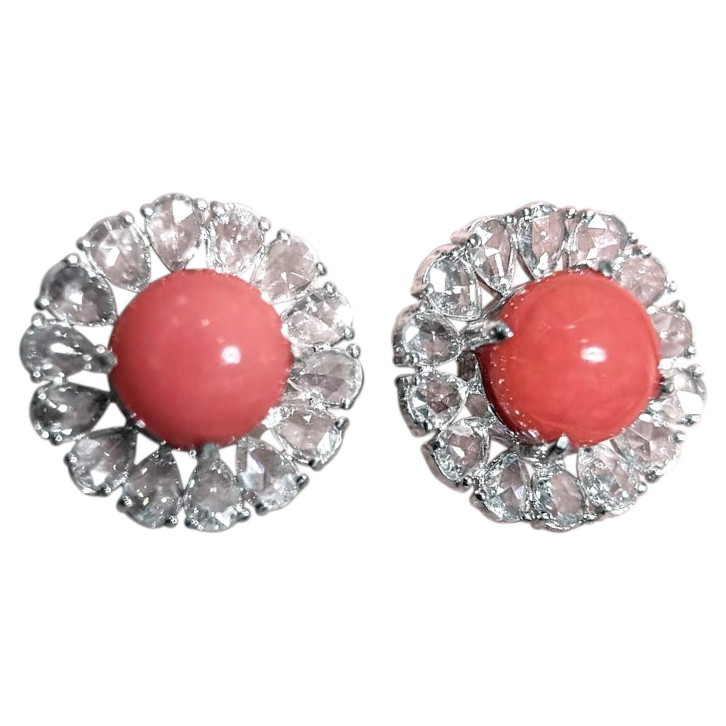【Conchéa】Orecchini a bottone con perla di conchiglia naturale “Flamingo Halo” e diamanti — 2,90 ct