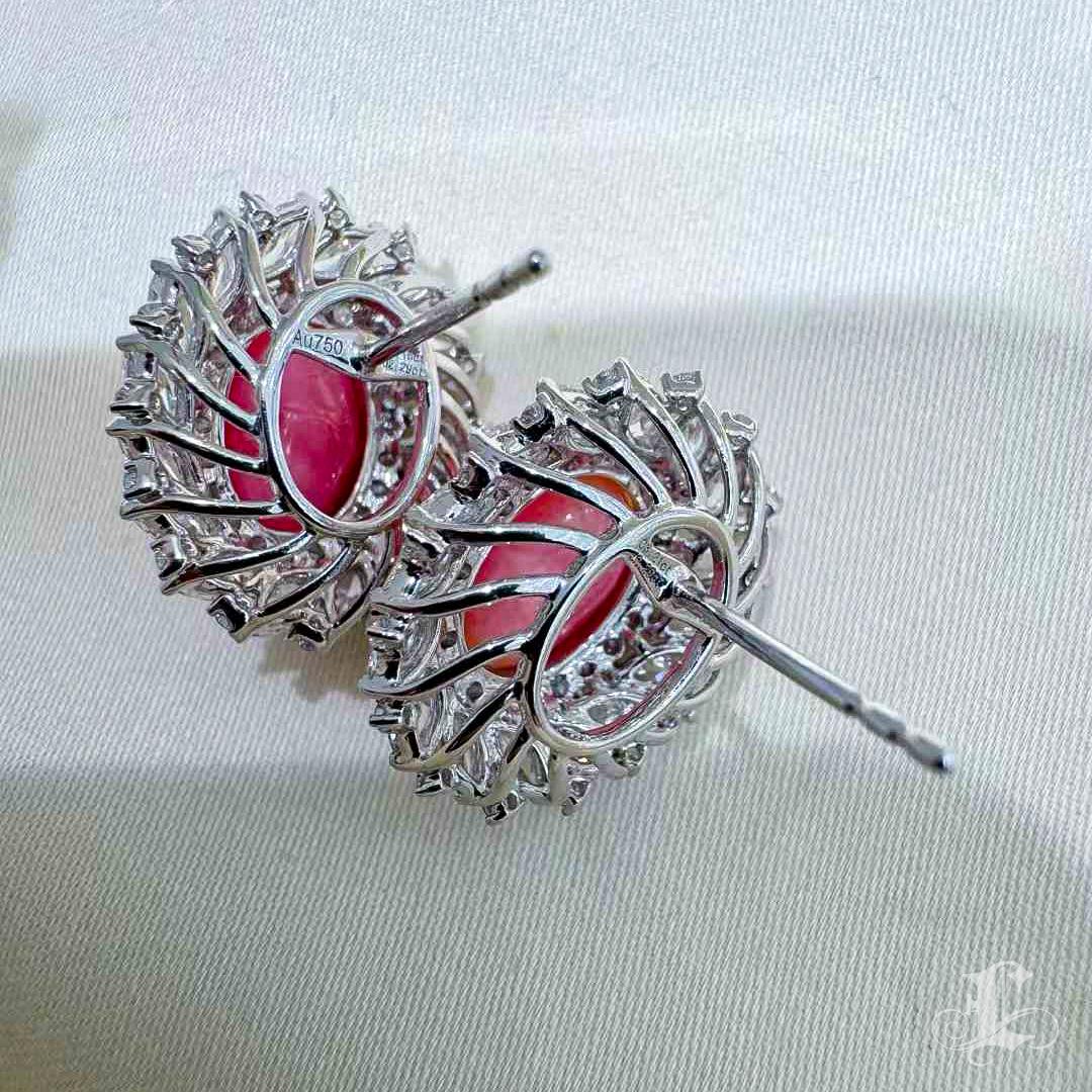 【Conchéa】Flamingo Pink Conch Perlen & Diamant Cluster Ohrringe - 6.36ct im Angebot 6
