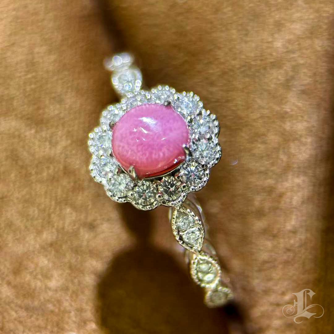 Uncut 【Conchéa】Flamingo Pink Conch Pearl Diamond Ring — 0.94ct For Sale