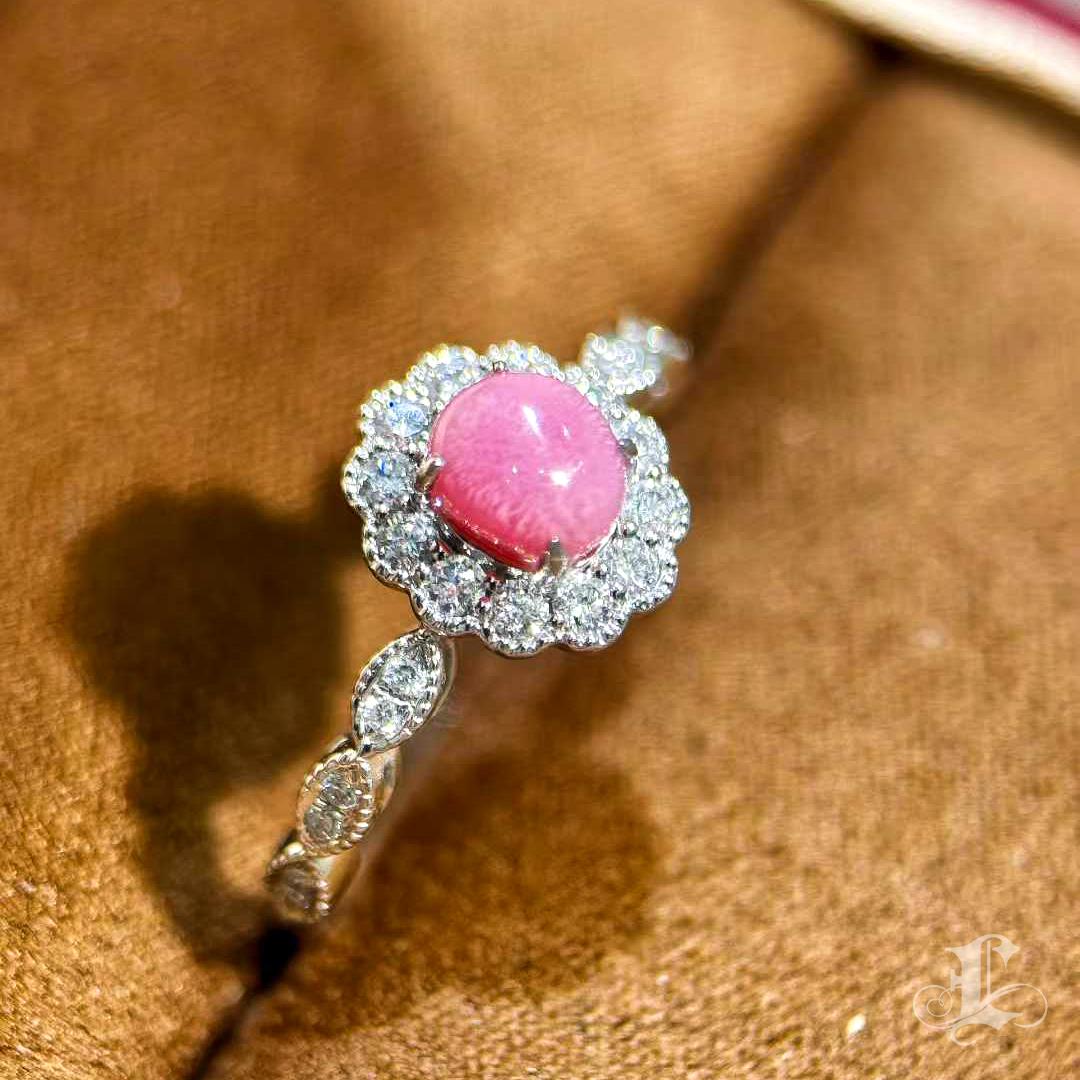 Women's 【Conchéa】Flamingo Pink Conch Pearl Diamond Ring — 0.94ct For Sale