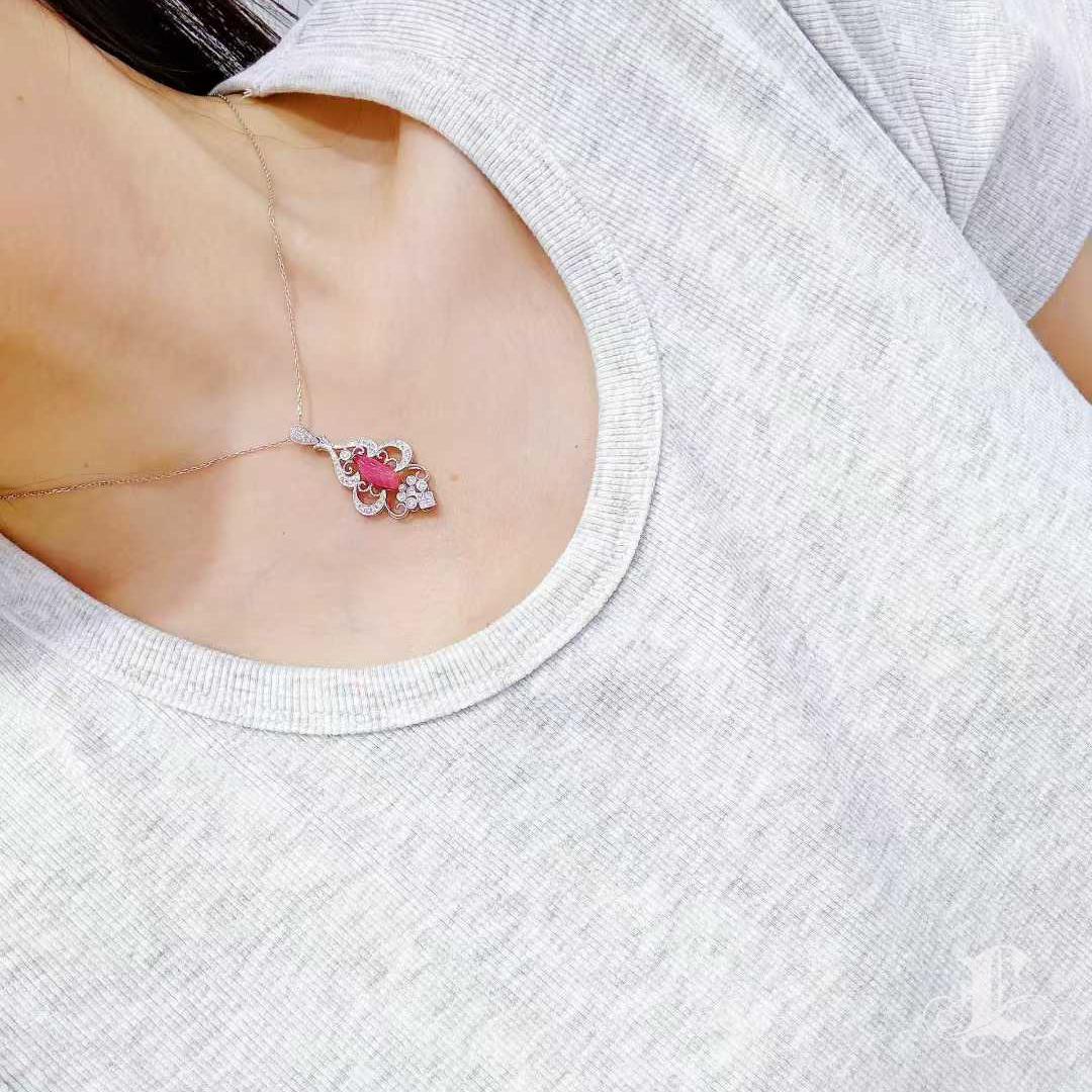 Grezzo Ciondolo con diamanti e perle Pink Diamond - 2,52 carati in vendita