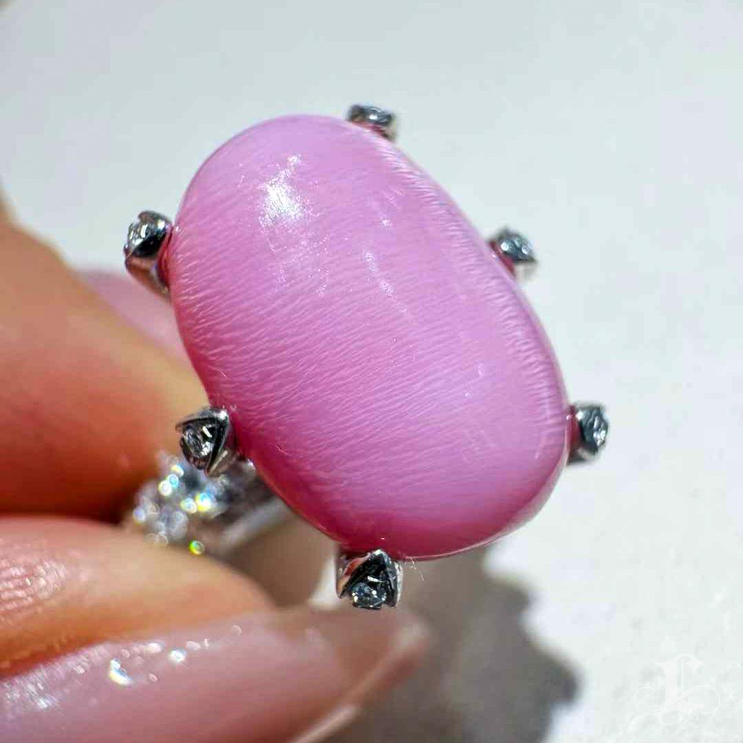 【Conchéa】Imperial Flame Conch Pearl & Diamond Ring — 7.2ct For Sale 3