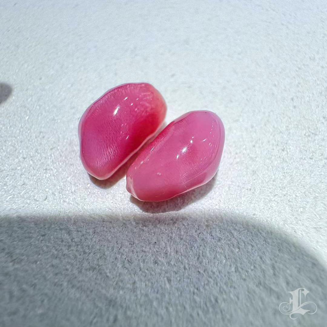 【Conchéa】Par de Perlas Conchéa Rosa Llama Emparejadas - 7.1ct Sin cortar en venta