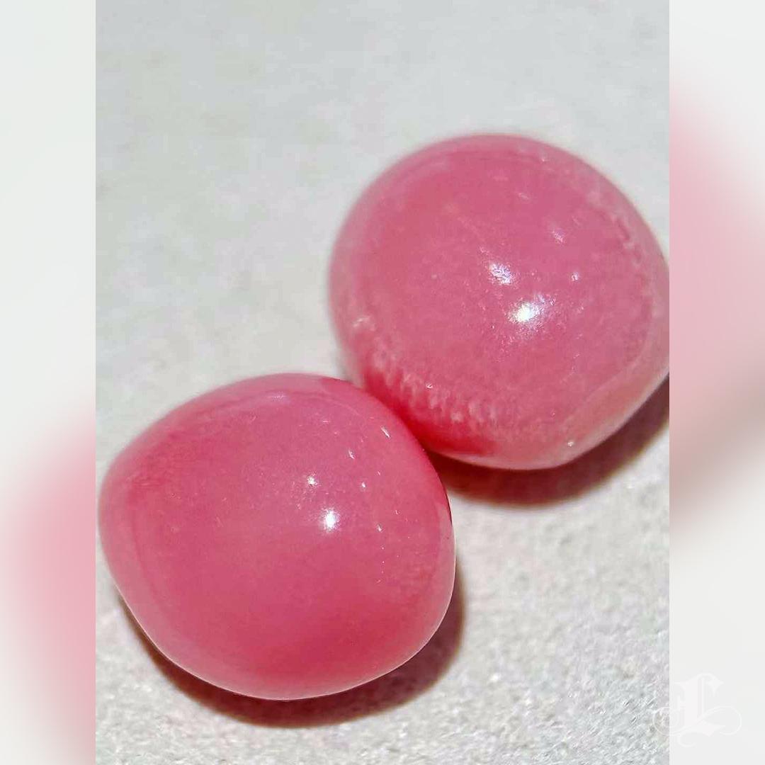 【Conchéa】Matched Pair of Flamingo Pink Conch Pearls  – 2.6ct & 3.12ct For Sale 2