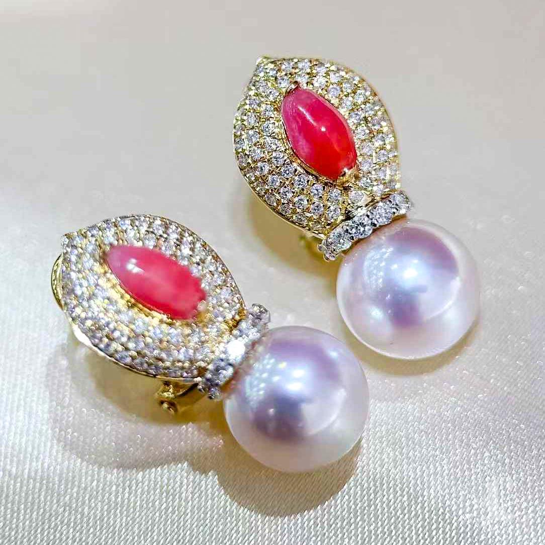【Conchéa】Boucles d'oreilles pendantes en perles de conque mystiques et diamants Akoya - 0.97ct Neuf - En vente à New York, NY