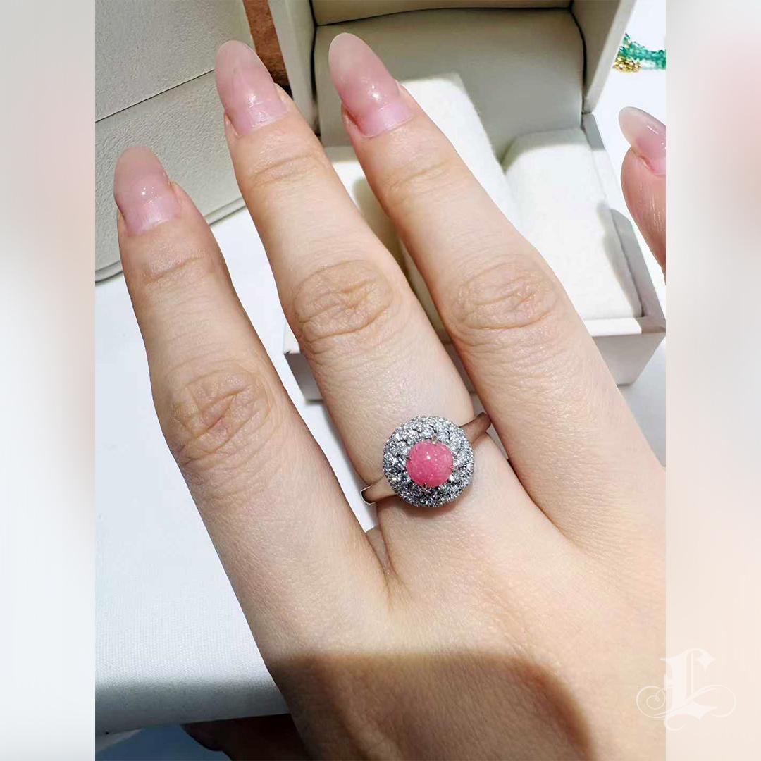 Uncut 【Conchéa】Natural Conch Pearl & Diamond Ring — Flamingo Pink Flame Pattern For Sale