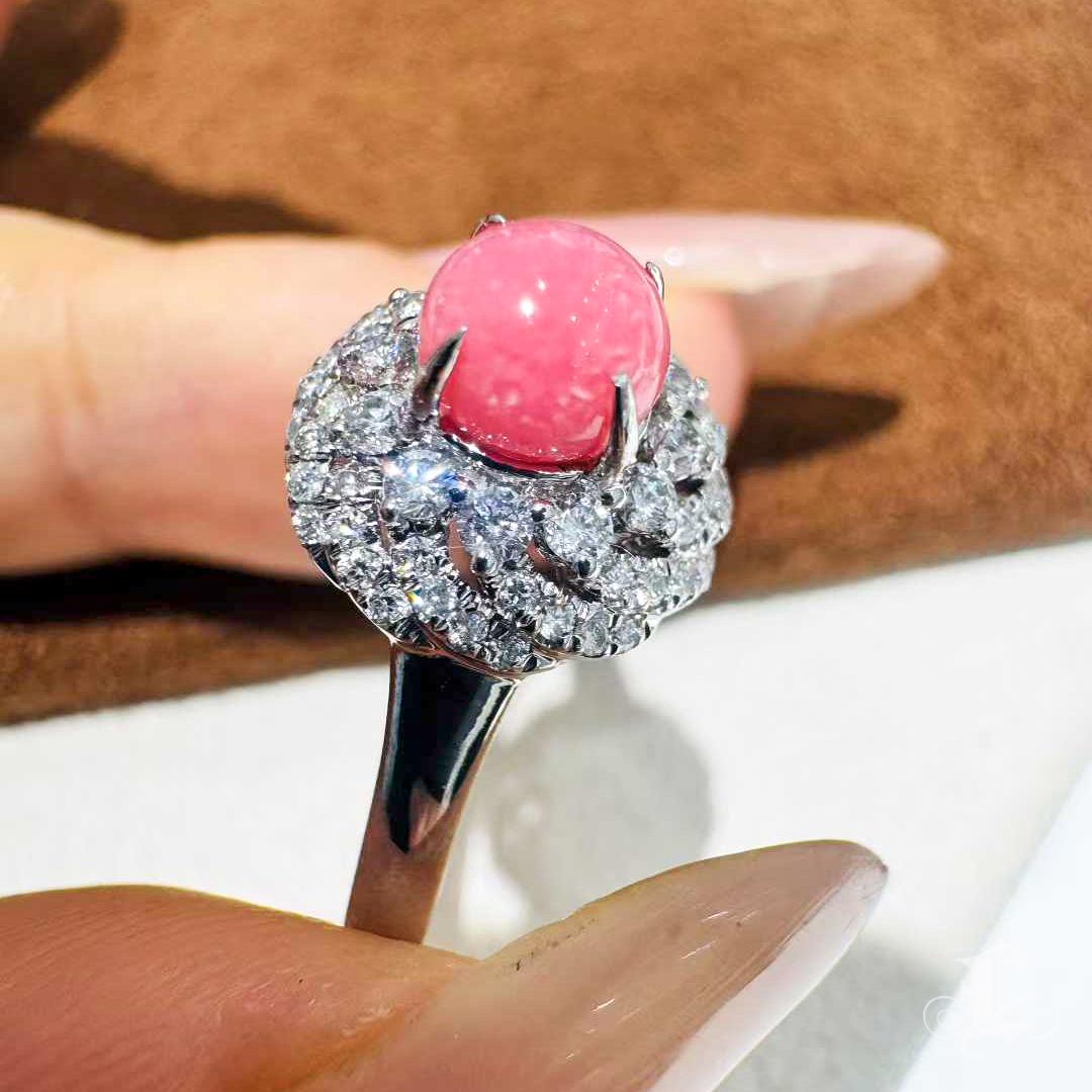 【Conchéa】Natural Conch Pearl & Diamond Ring — Flamingo Pink Flame Pattern For Sale 4