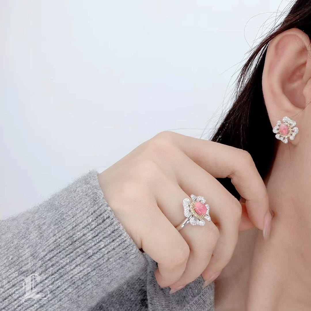 Grezzo Anello con fiore di conchiglia rosa -1,25 carati in vendita