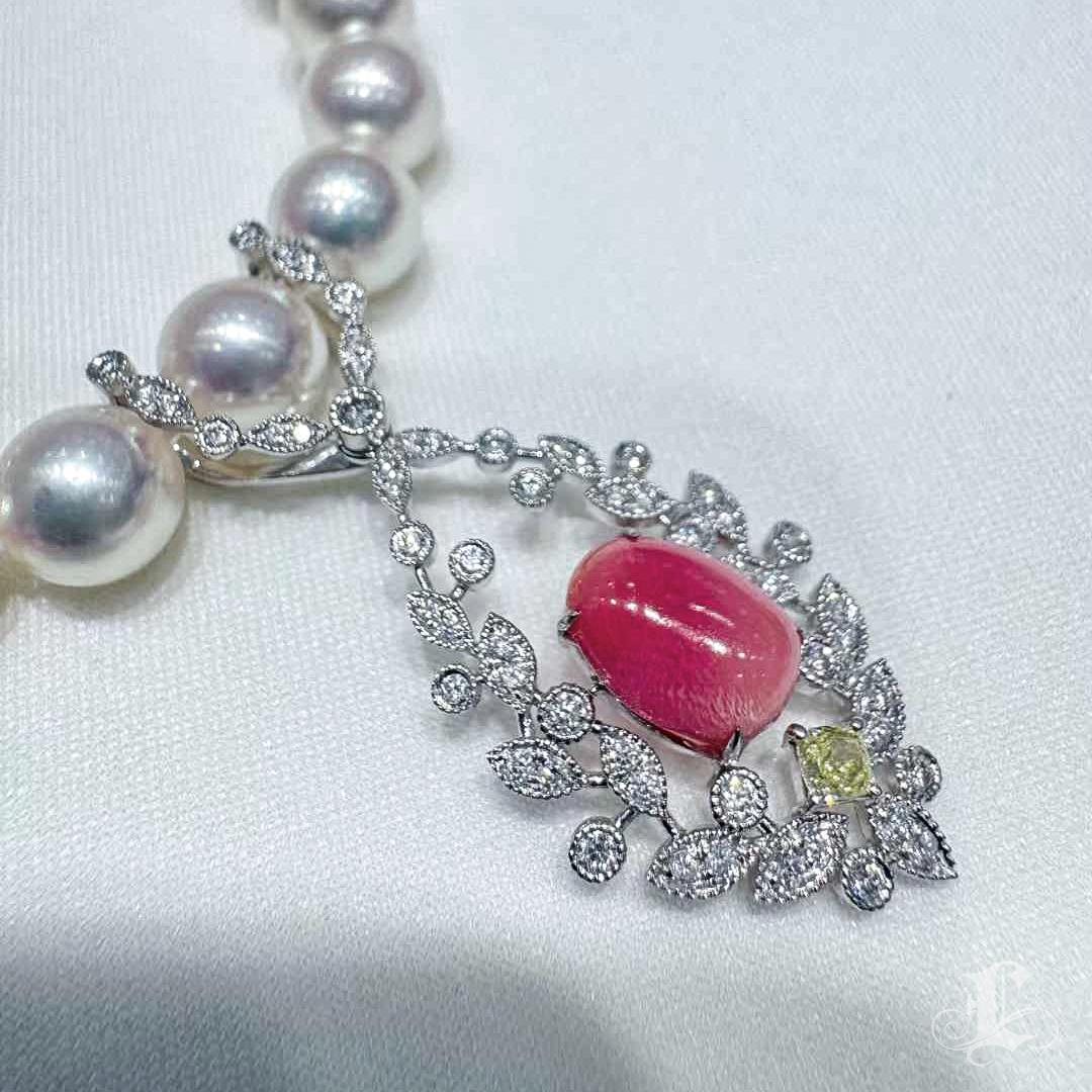 【Conchéa】Pink Flame Conch Pearl, Fancy Yellow Diamond & Diamond Pendant — 2.83ct in vendita 4