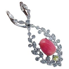 【Conchéa】Pink Flame Conch Pearl, Fancy Yellow Diamond & Diamond Pendant — 2.83ct