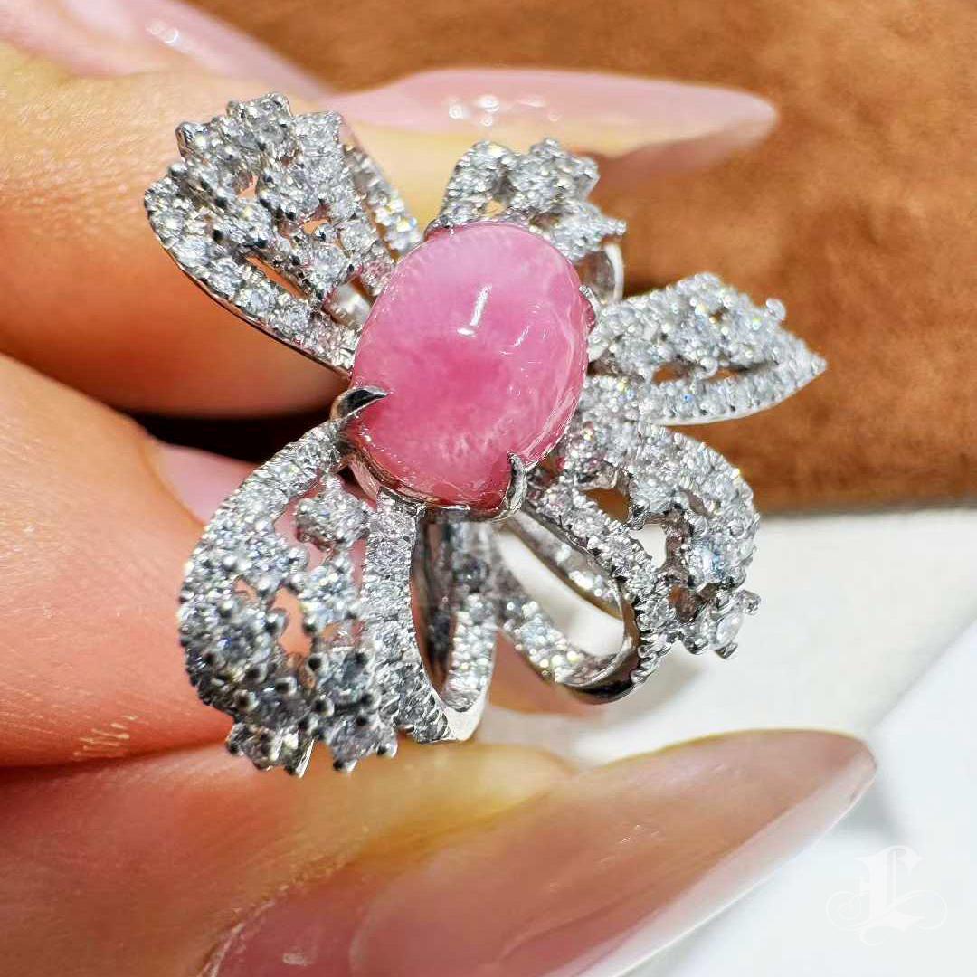 【Conchéa】Platinum Conch Pearl & Diamond Bow Ring — 1.46ct For Sale 6