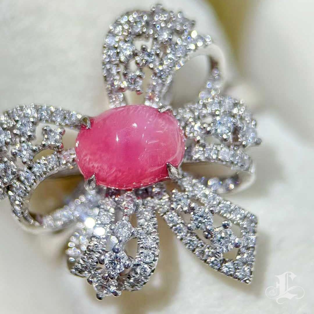 Uncut 【Conchéa】Platinum Conch Pearl & Diamond Bow Ring — 1.46ct For Sale