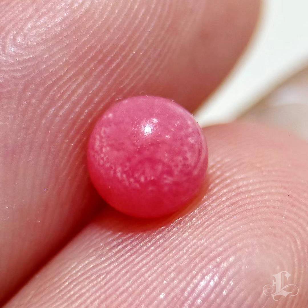 【Conchéa】Rare Round Flaming Pink Conch Pearl - 5.2mm / 0.88ct Neuf - En vente à New York, NY