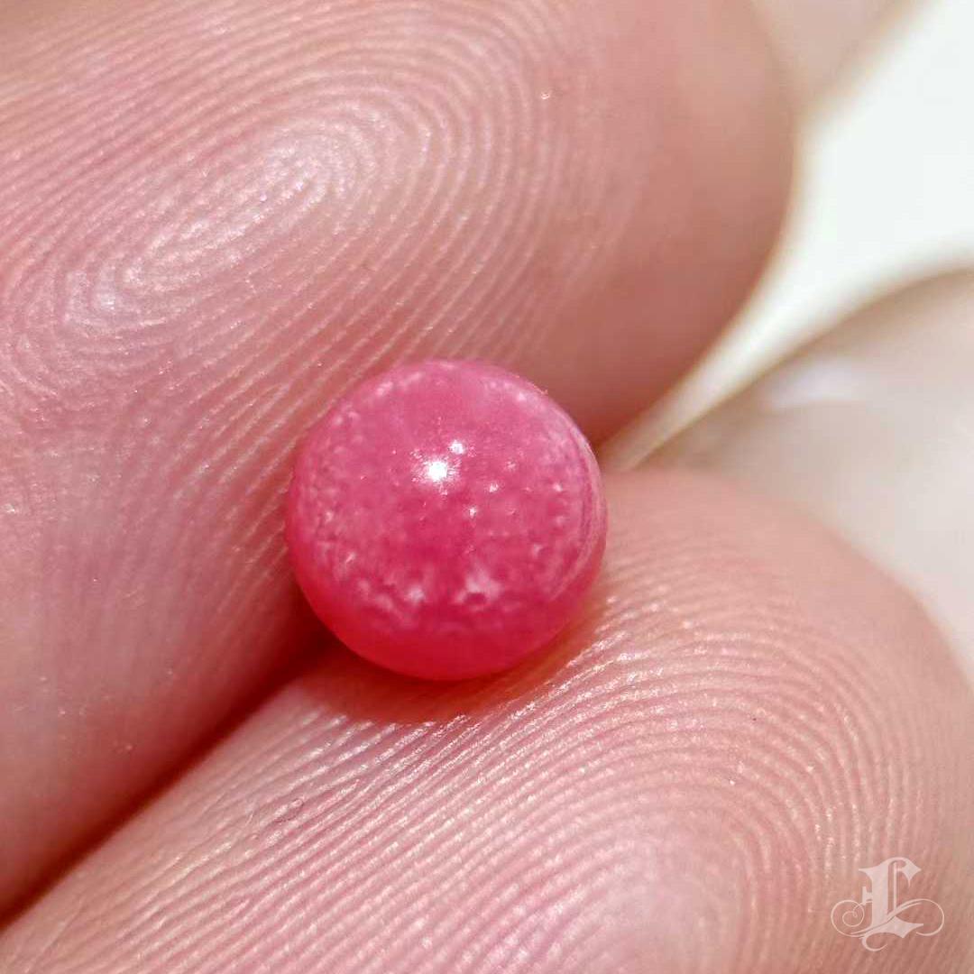 【Conchéa】Rare Round Flaming Pink Conch Pearl - 5.2mm / 0.88ct en vente 3