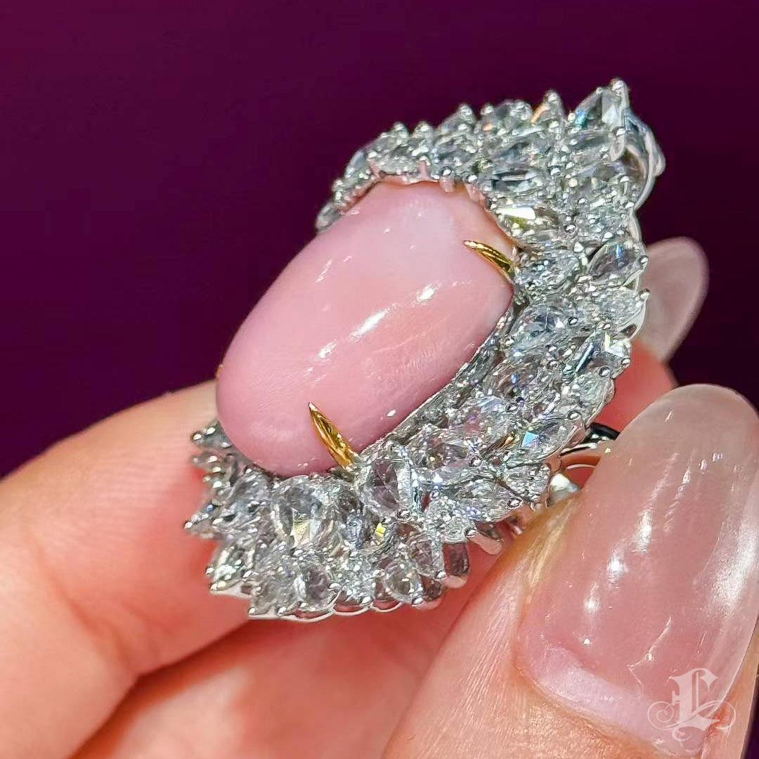 【Conchéa】Ultra-Rare Convertible Conch Pearl & Diamond High Jewelry Set — 18.89ct For Sale 4