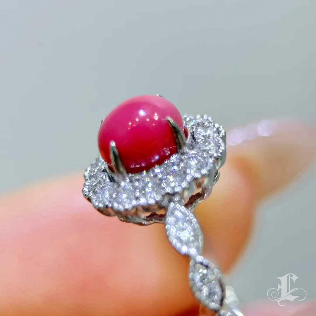 【Conchéa】Vivid Pink Conch Pearl Diamond Ring — 1.23ct In New Condition For Sale In New York, NY