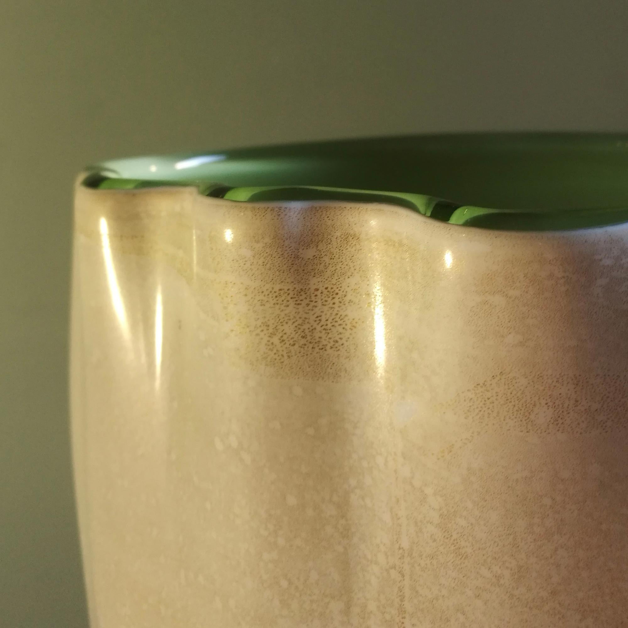 Contemporary Unique Conchiglia Hand Blown Murano Glass White Gold Leaf Vase by Ermes Glass For Sale