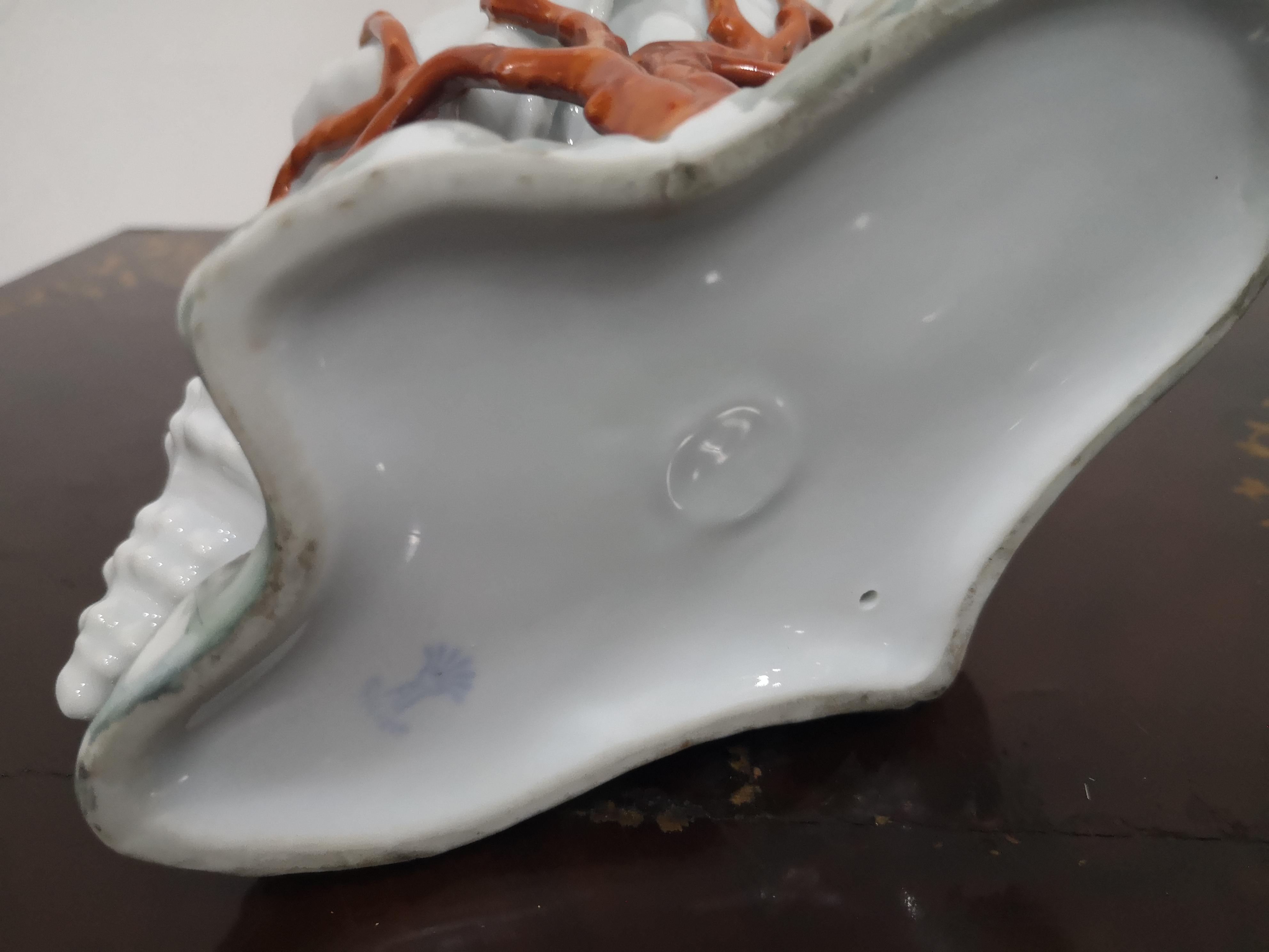 Coquille en porcelaine de Capodimonte avec corail peint à la main, années 1960 en vente 1