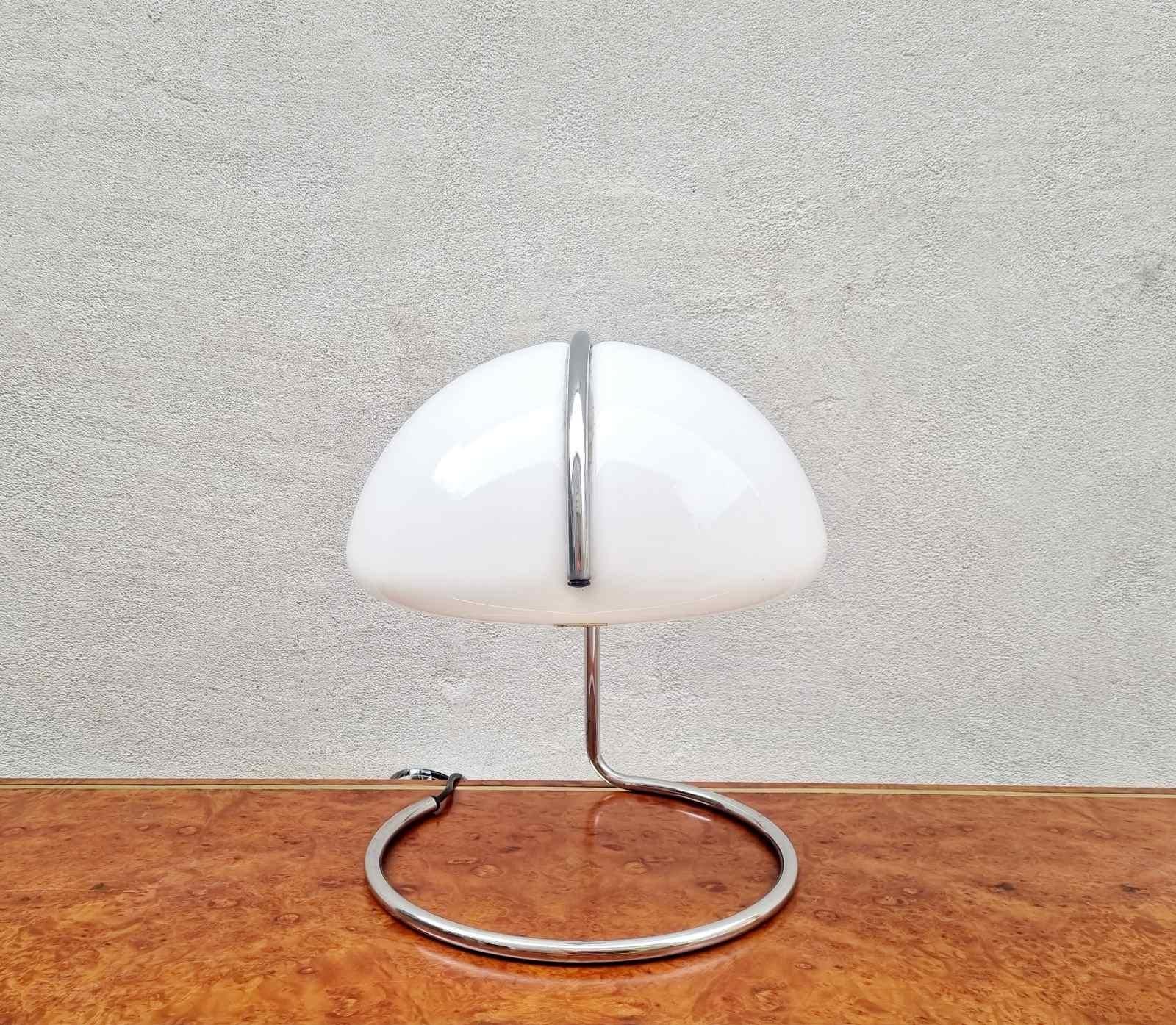 Lampada da tavolo Conchiglia Disegnata da Buttura & Massoni per Guzzini, Italia anni '70 in vendita 3