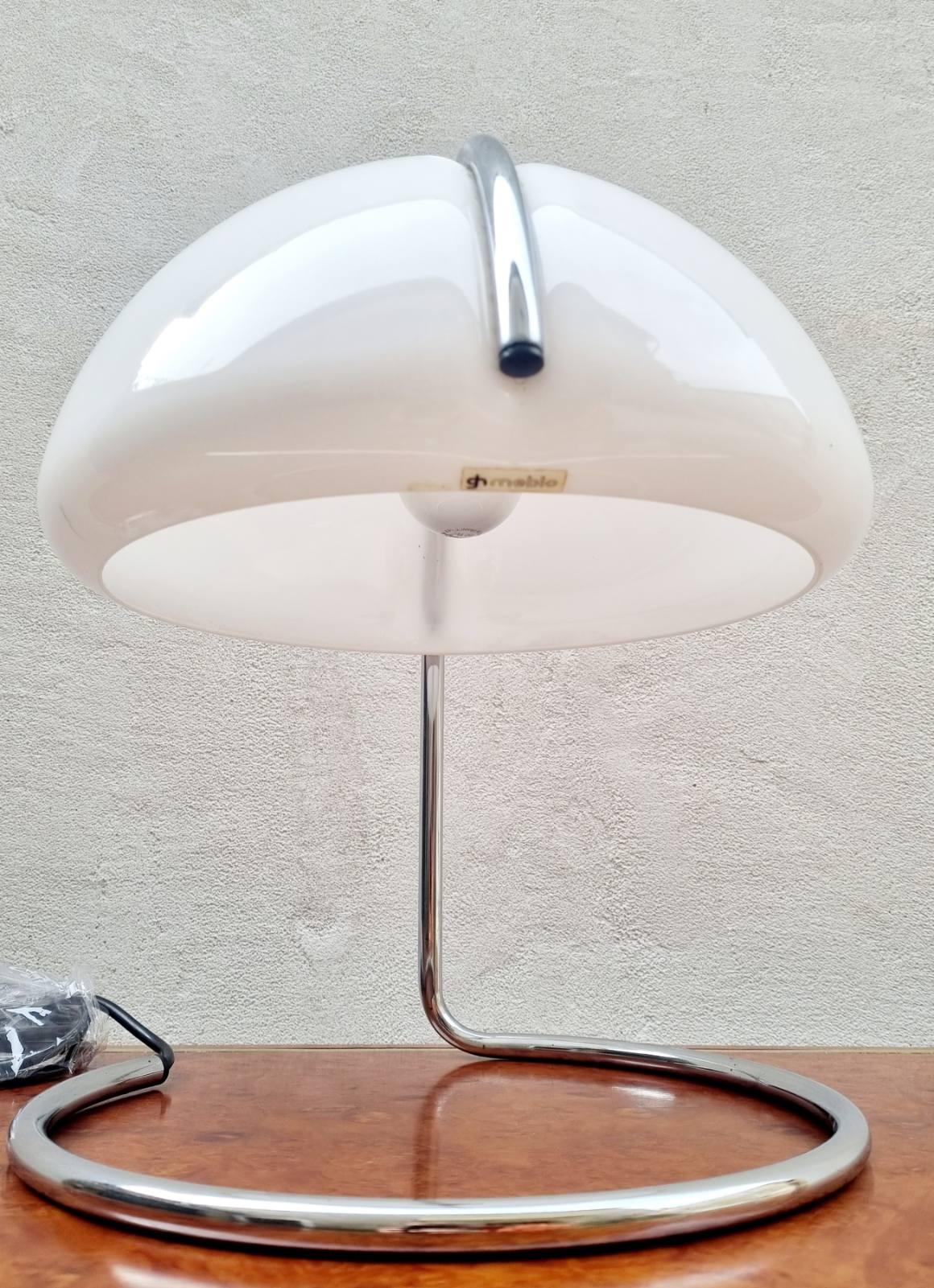 Lampada da tavolo Conchiglia Disegnata da Buttura & Massoni per Guzzini, Italia anni '70 in vendita 4