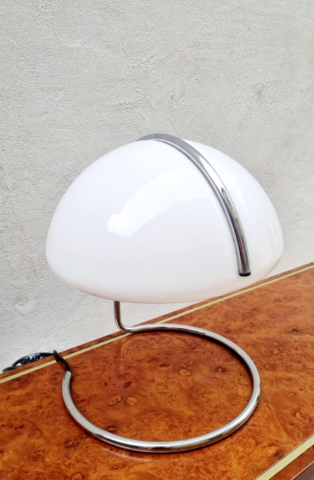 Lampada da tavolo Conchiglia Disegnata da Buttura & Massoni per Guzzini, Italia anni '70 in vendita 2