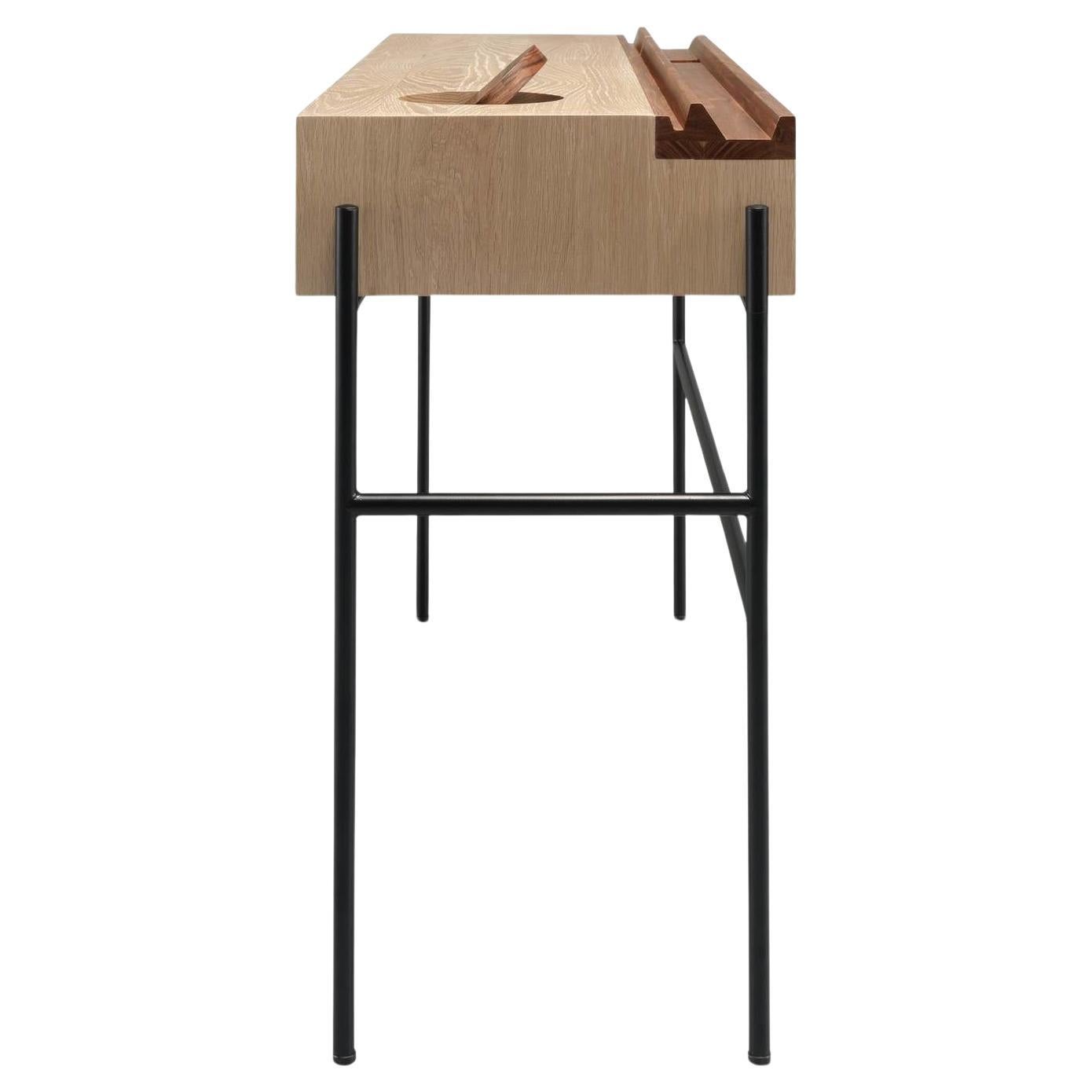 Moderno Scrivania/consolle per portineria in stile moderno del Medioevo, con accenti in massello di Oak e Noce in vendita