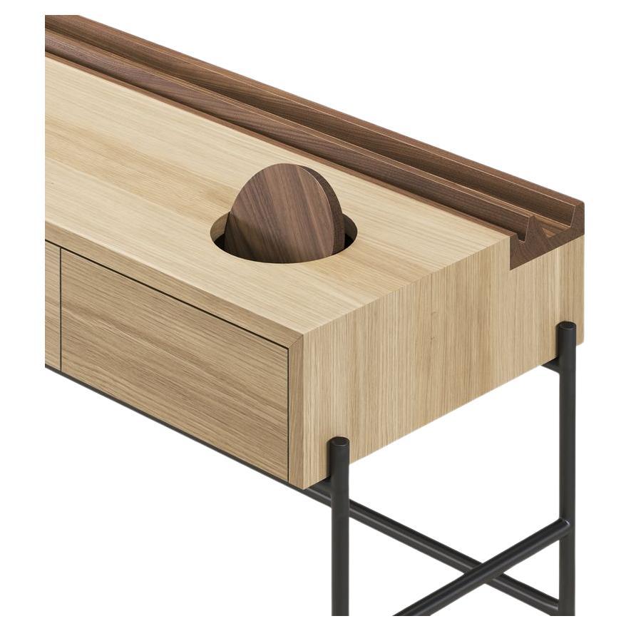 Fatto a mano Scrivania/consolle per portineria in stile moderno del Medioevo, con accenti in massello di Oak e Noce in vendita