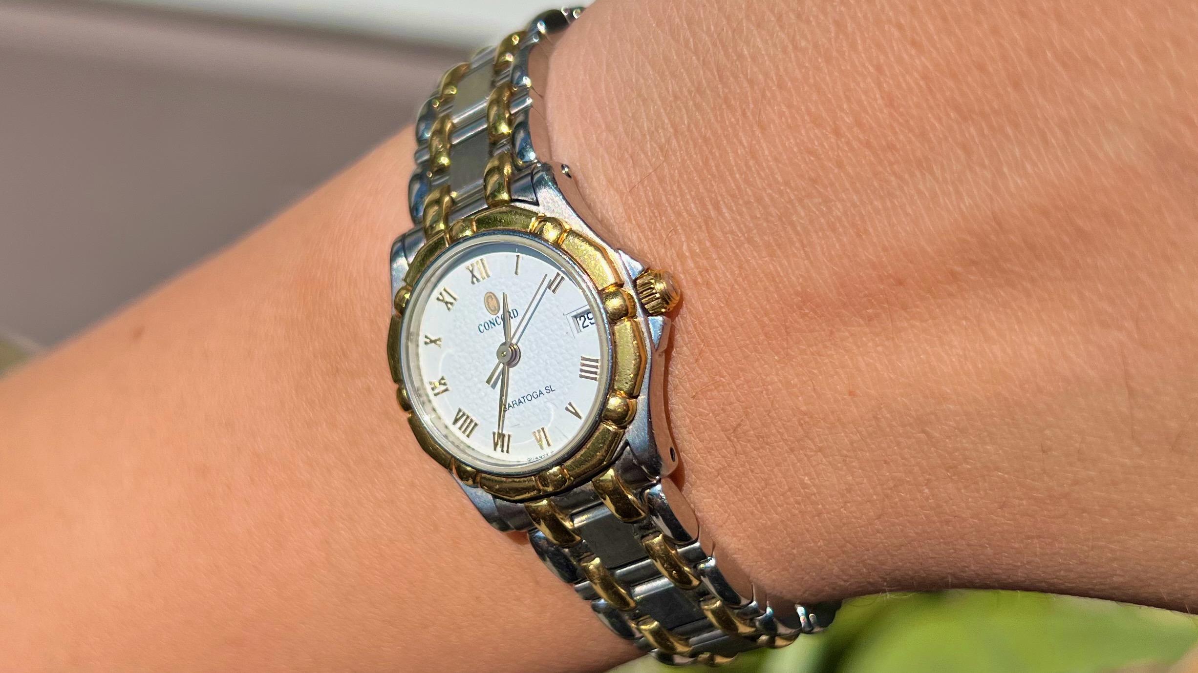 Concord Saratoga Edelstahl-Uhr mit römischem Zifferblatt aus 18 Karat Gelbgold  Damen im Angebot
