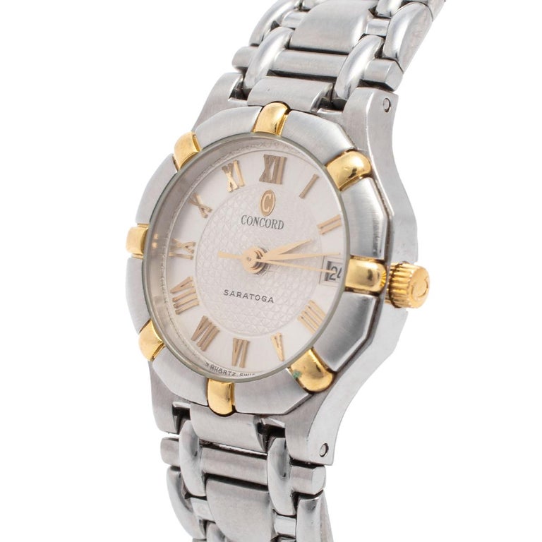 A perfect piece of accessory to pair with both your daytime casuals as well as smarter and chic looks, this Concord Saratoga wristwatch is a must-have for all with classic taste. An exemplar of the label's fine artistry, this watch features a