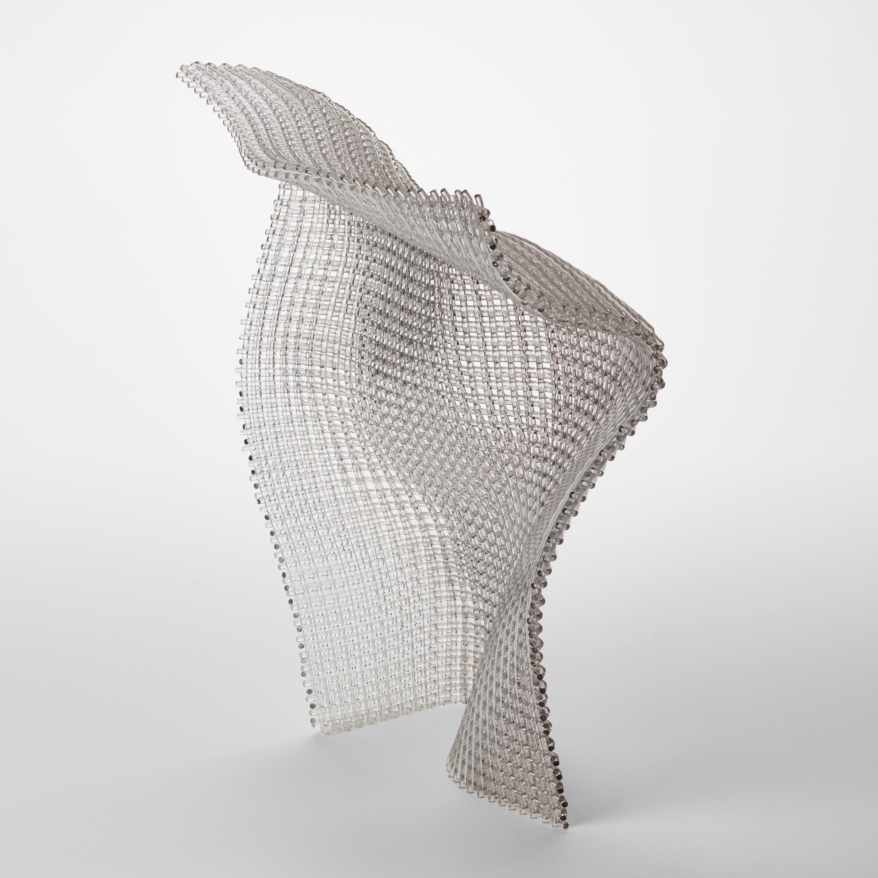 Concordancia I, escultura de pie tejida en vidrio y plata, de Cathryn Shilling Hecho a mano en venta