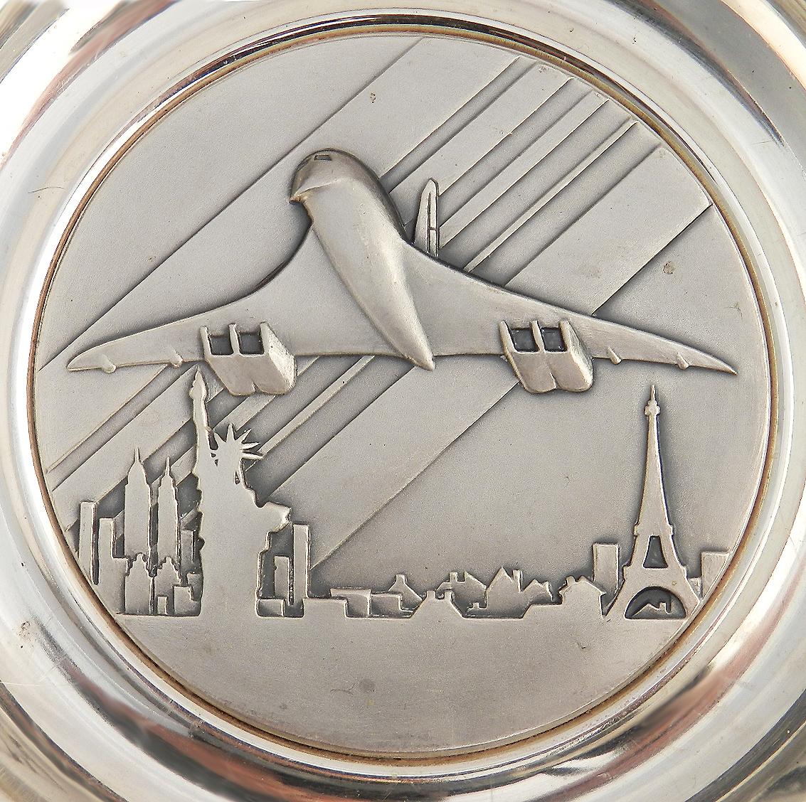 Concorde Pin dish 10th anniversary memorabilia commemorative Paris New York
Superb quality silver plate by Pichard hall marked to the base
Offered to passengers who flew on the tenth anniversary flight
Paris New York line
On the 22 and 23rd