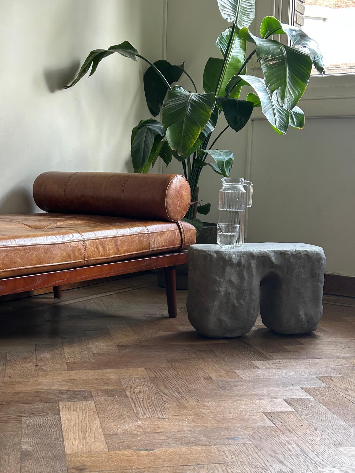 Organique CONCREET. par Oscar Santens • Objects for Objects for Earth en vente