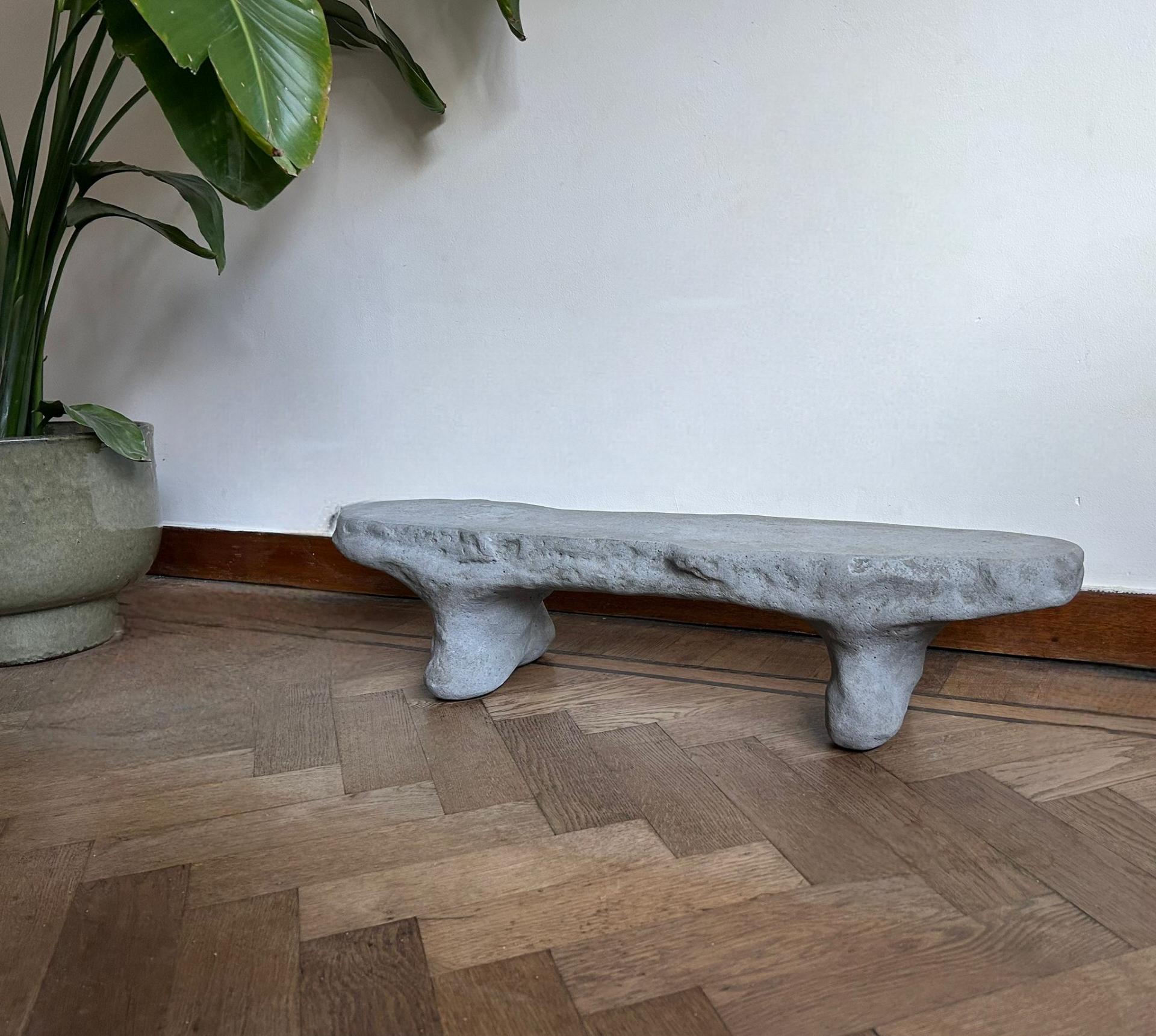 Organique CONCREET. par Oscar Santens • Objects for Objects for Earth en vente