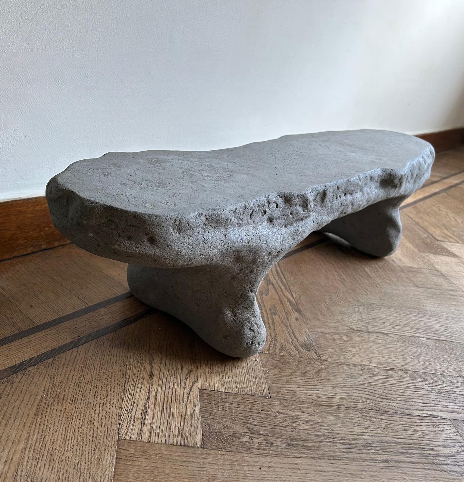 CONCREET. par Oscar Santens • Objects for Objects for Earth Neuf - En vente à Boechout, BE