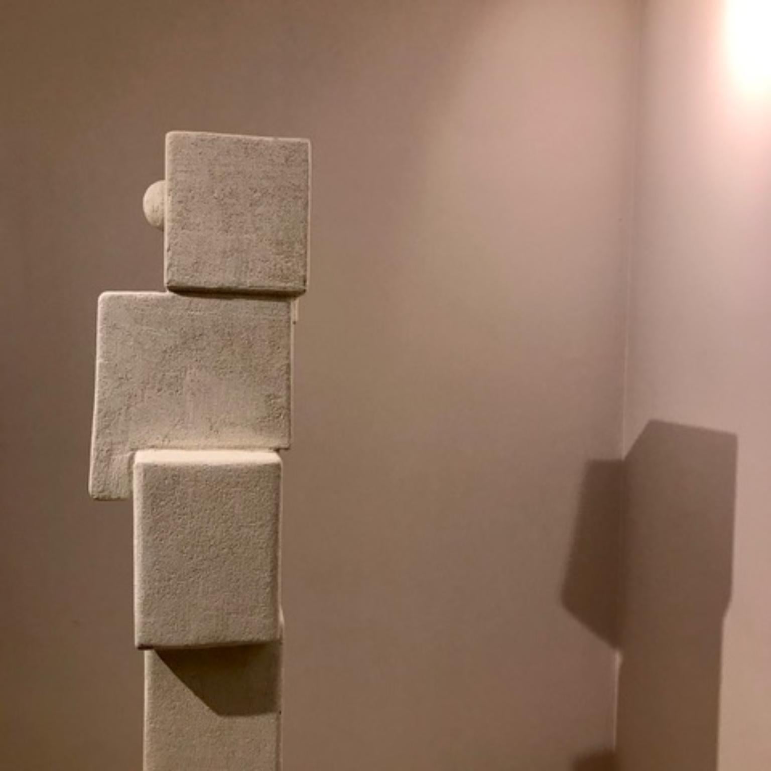 Postmoderno Totem di cemento e argilla 130 di Frederic Texier in vendita