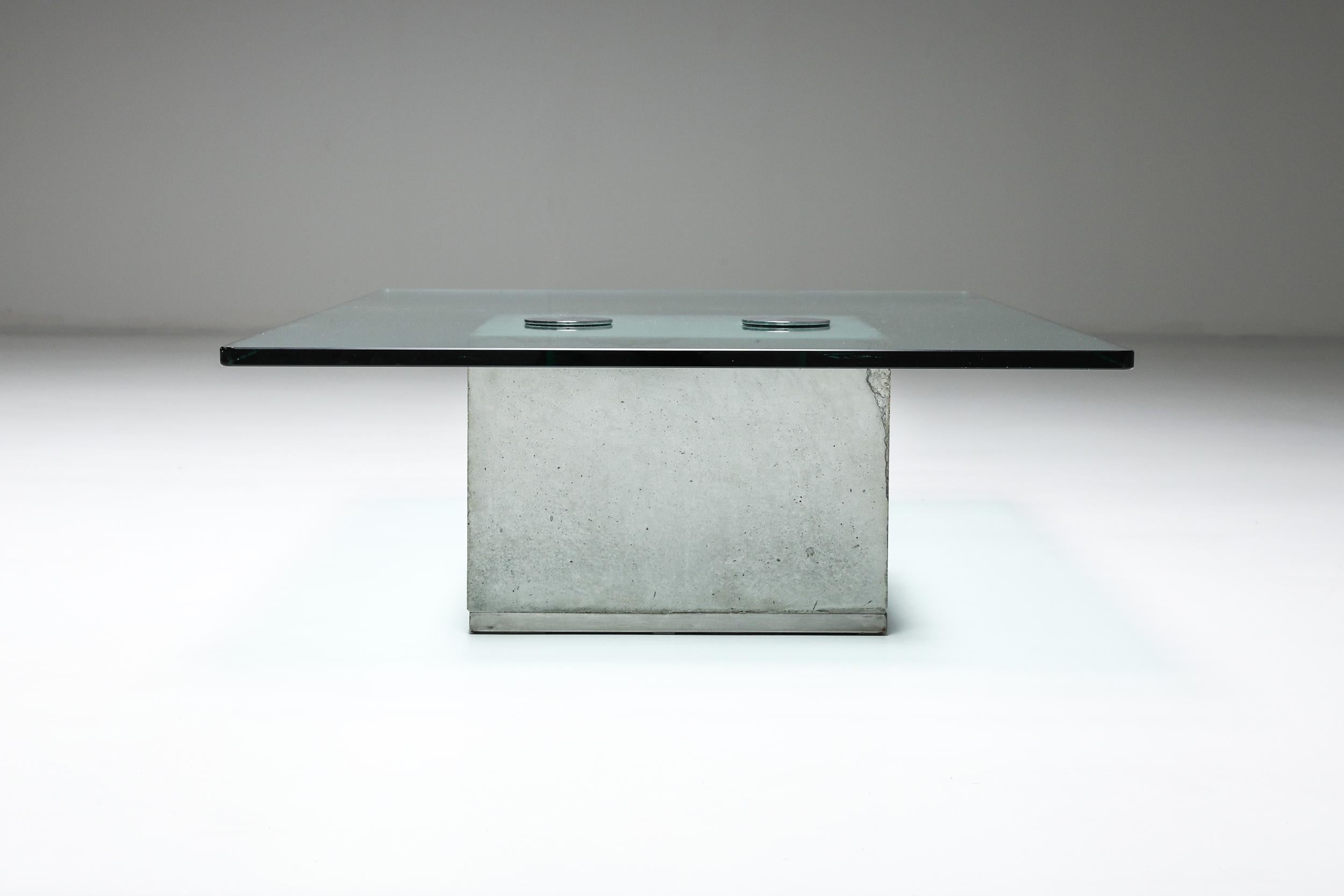 Saporiti Concrete and Glass Coffee Table In Excellent Condition In Antwerp, BE