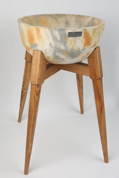 Bowl planter on solid wood pedestal stand