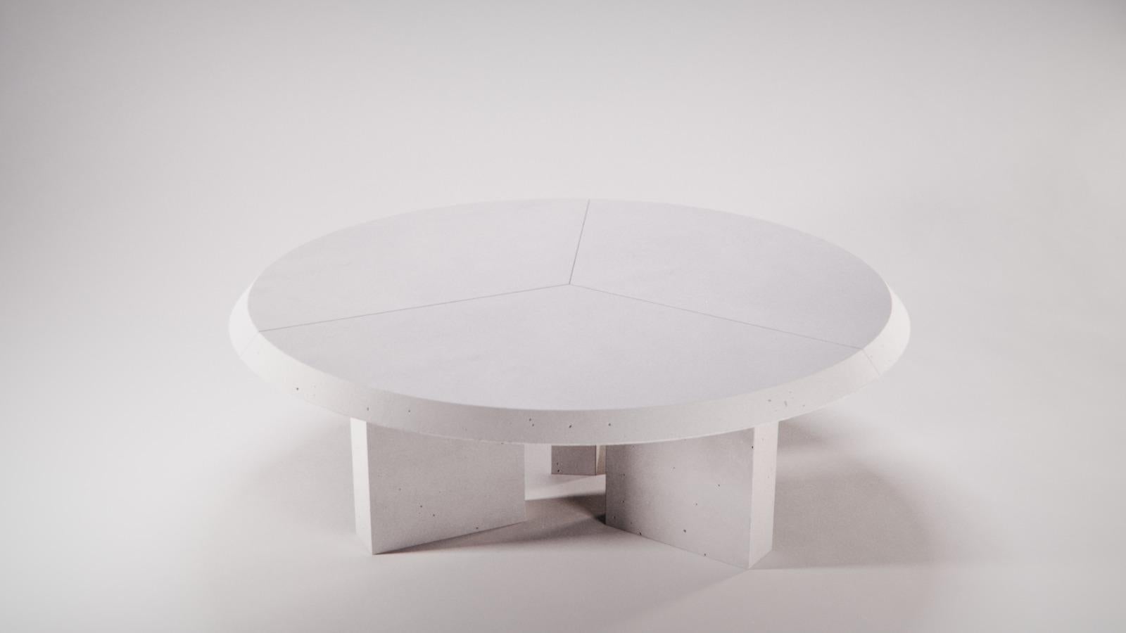 Concrete Circular Dining Table LAOBAN Ultra High Performance Dark Cement Mortar  In New Condition For Sale In Rome, Lazio