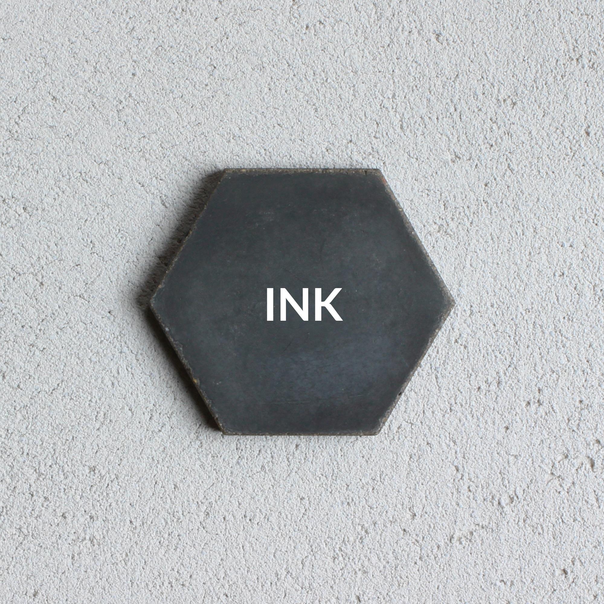 21st Century Studio A Irvine Concrete Moodboard II 100% cemento fatto a mano in Italia In condizioni Nuovo in vendita a Rome, Lazio