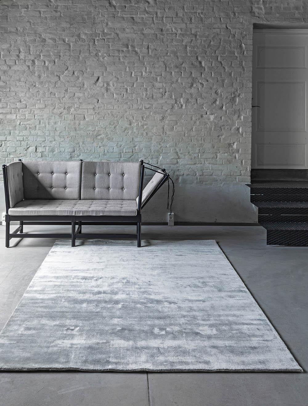 Concrete Earth bamboo carpet by Massimo Copenhagen
Handwoven
Materials: 50% New Zealand Wool, 50% Bamboo
Dimensions: W 300 x H 400 cm
Available colors: nougat rose, cashmere, soft grey, concrete, warm grey, mustard yellow, vibrant blue, camel,