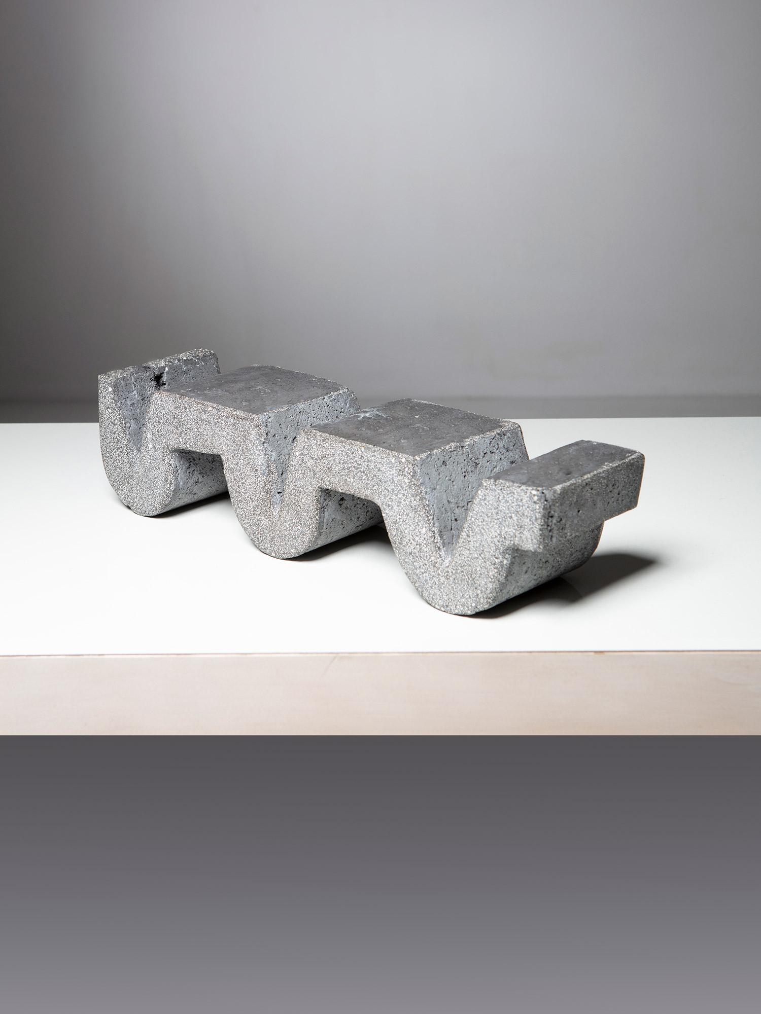 Einmalige Betonskulptur von Giovanni Canu.