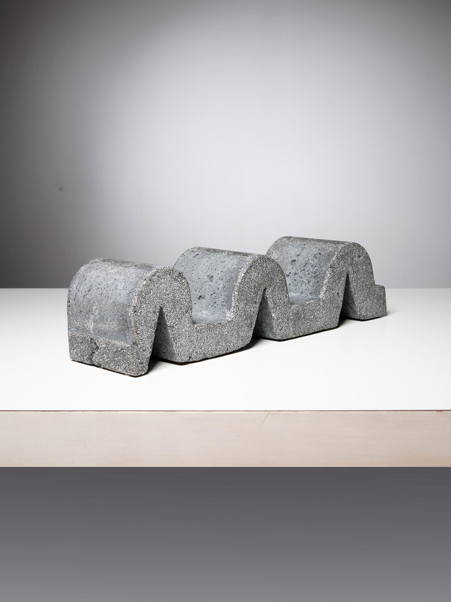 Geometrische Betonskulptur von Giovanni Canu, Italien, 1970er Jahre (Ende des 20. Jahrhunderts) im Angebot